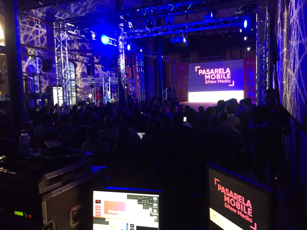 pregonerMigAny's tweet photo. #PasarelaMobile @sagarmanta_prod impresionante como siempre https://t.co/nexuCFCPeJ
