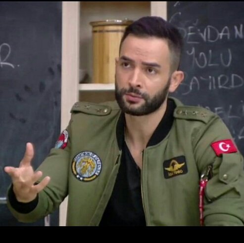 badqirll's tweet photo. İlla sertmi yapiyim ulann KısmetseOlur SonBulsun https://t.co/koPyzNI7vI