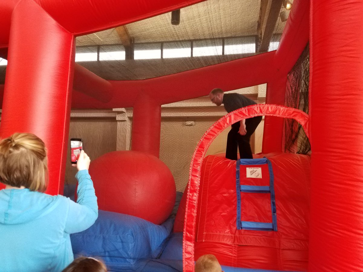 carriebrowntx's tweet image. Even Fr. Adam got in on the Field Day action today! @coolCatholicSch @Fr_AdamCarrico