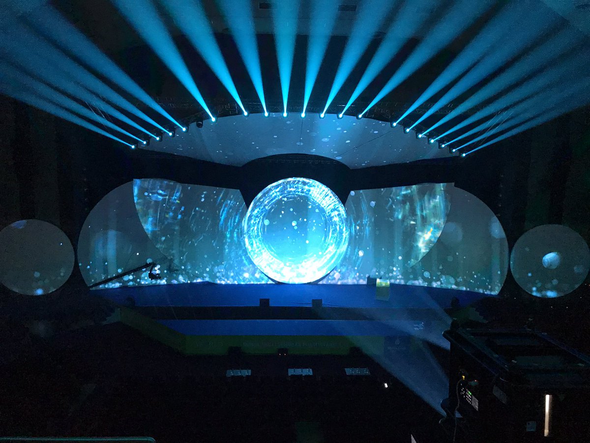 Projectlstanbul's tweet photo. World Cities Expo 2017 #worldcitiesexpo2017 #barco #projectistanbul #visualproduction #stagedesign #watchout #projection #lightdesign https://t.co/xFbIqopPJN