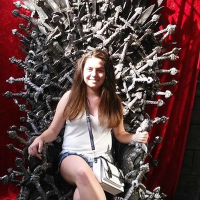 ConstanceMaslow's tweet photo. This throne is mine!!😂 #GameofThrones #tbt #capcapgr https://t.co/efeN4aTkTi
