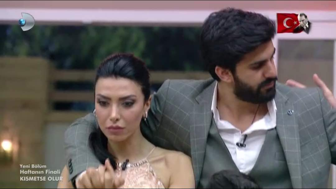 bir_serencam's tweet photo. Yaşama sevinci birakmadiniz
Psikoloji birakmadiniz
Gostermek istediginiz gibi gösterdiniz
Artık yeter

KısmetseOlur SonBulsun https://t.co/IpaoFXFcg4
