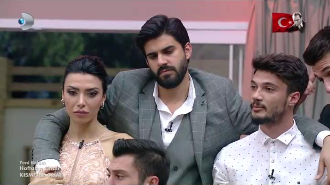 bir_serencam's tweet photo. Yaşama sevinci birakmadiniz
Psikoloji birakmadiniz
Gostermek istediginiz gibi gösterdiniz
Artık yeter

KısmetseOlur SonBulsun https://t.co/IpaoFXFcg4