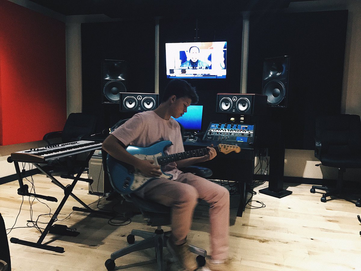 jacobsartorius's tweet photo. New music is coming 🎸🎼 https://t.co/Jdob9cKDGe