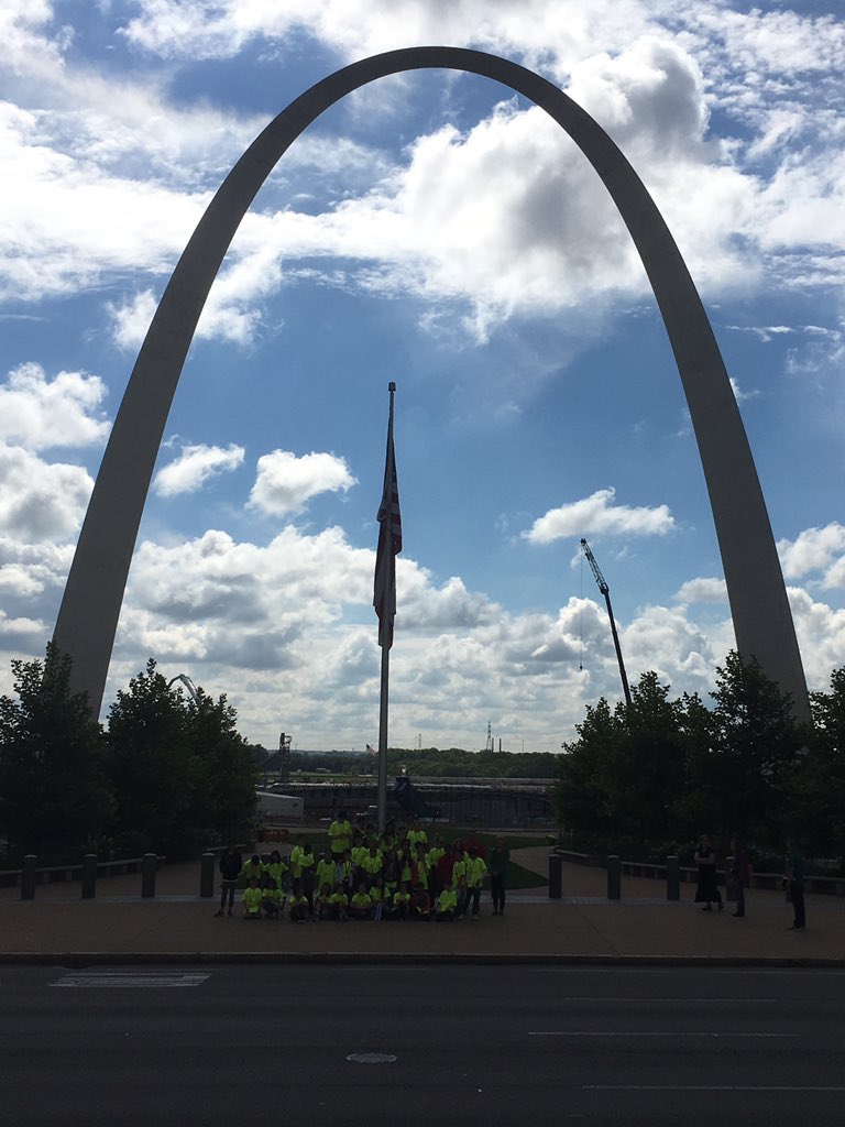 JFabsik's tweet photo. At the arch #questgifted @questgifteded @twallace2208 @KKHeadofSchool https://t.co/ttKknF0lXP