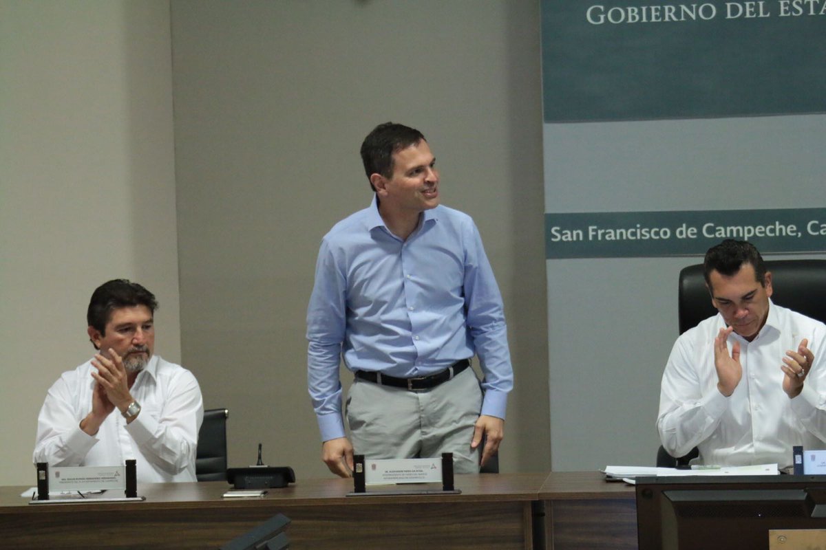 alitomorenoc's tweet photo. En reunión de trabajo junto al Vicepresidente de Países del Banco Interamericano de Desarrollo, Alexandre Meira. @el_BID #CrecerEnGrande https://t.co/pPKtWKm0rr