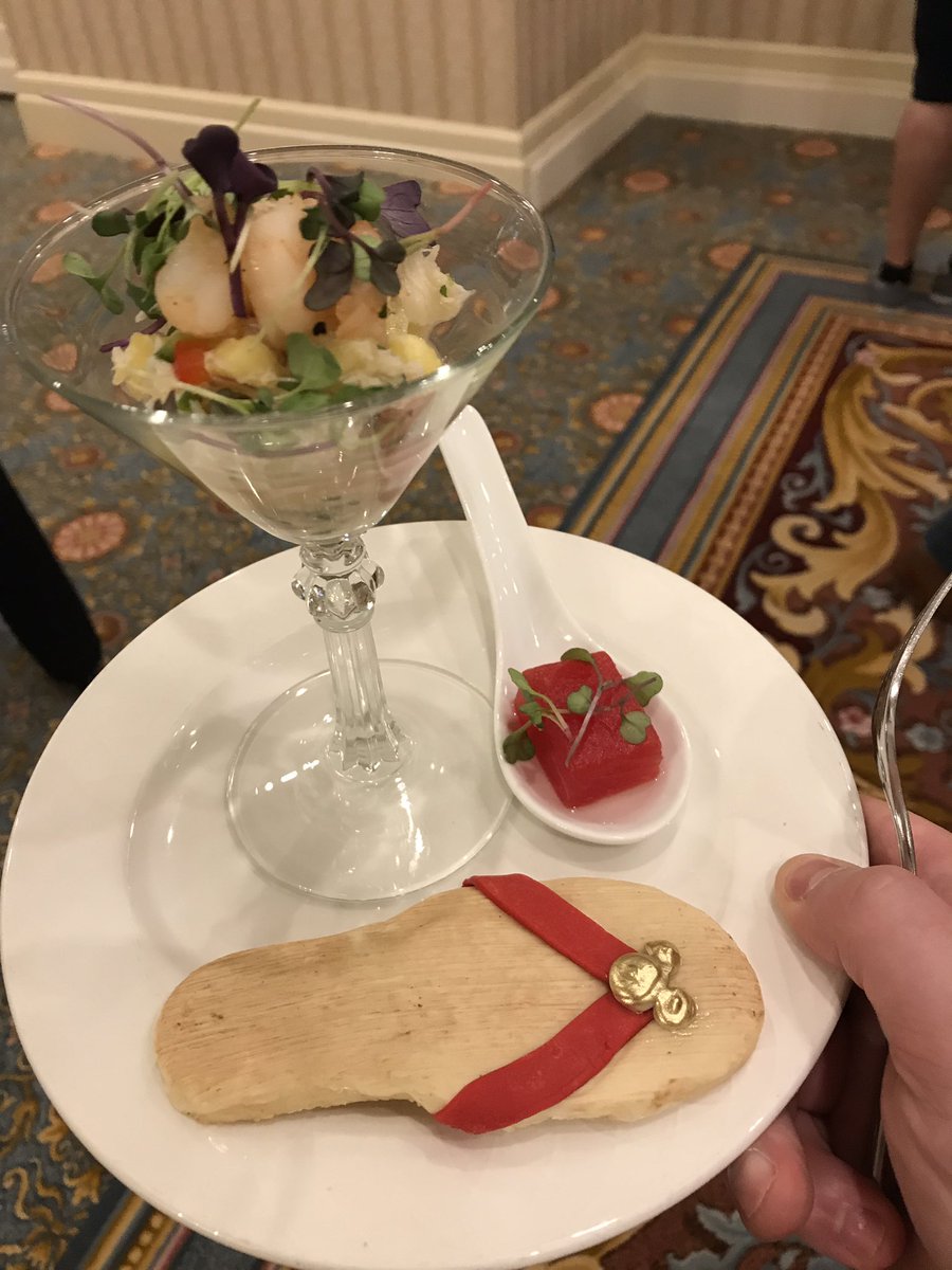 Sessions focused on exceeding customer expectations... Disney again illustrates this even with the break snacks! #DisneyCXSummit
