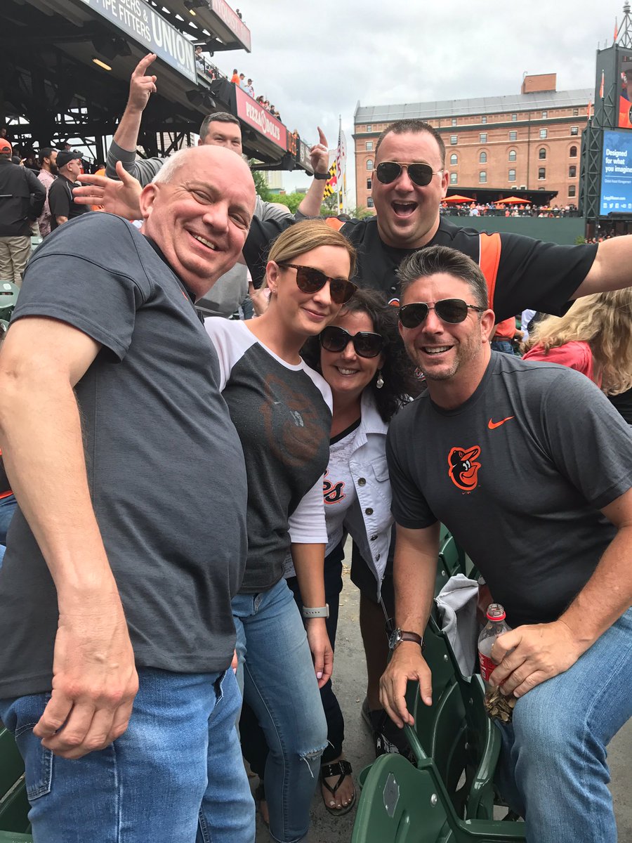 VicHomeLoans's tweet photo. Awesome day at the yard with Mike Klijanowicz and his awesome team! #homesellingexperts https://t.co/LmDlIvO2SO