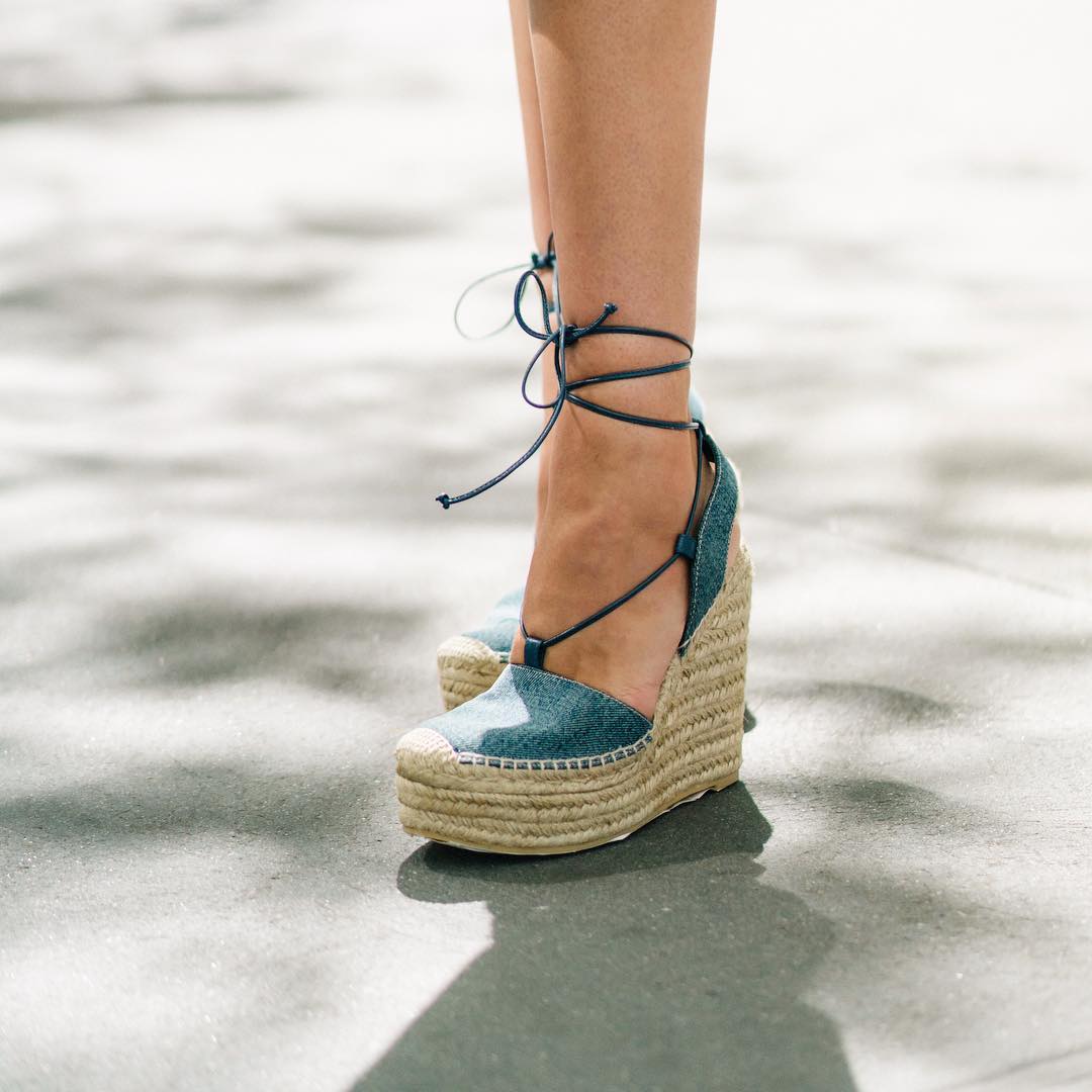 BarneysWH's tweet image. Wearing @YSL espadrilles feels like walking on sunshine. Click the link to shop: bit.ly/2qcMZce