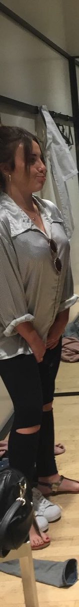 AnaGarciEste's tweet photo. Cuando mañana te gradúas,pero sabes que te quedan otros añillos de bachillerato 😂 @anaprezco99 https://t.co/gMxy1e1c9c