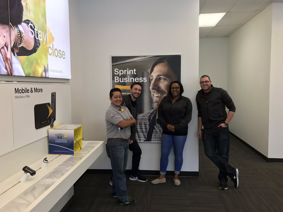 KYCLGuy's tweet photo. Phenomenal CL training with Eastern Parkway! Committed to asking Every Customer Every Time! @MKI_Champs @badshahuno @jbarne30 https://t.co/3ZjZRvkTiI