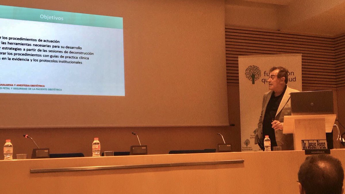 AnestaliaCMT's tweet image. #DrPérez presenta el curso de simulación en #anestesiaobstétrica #AnestaliaTeam #Walkingepidural @Clinica_Teknon