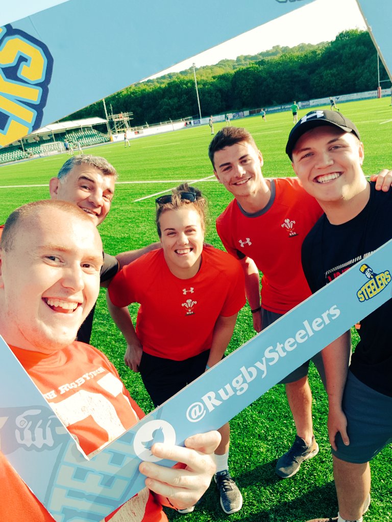 RugbySteelers's tweet photo. Honour to have @WelshRugbyUnion women's captain @CarysPhillips2 &amp; head coach Roland Phillips here tonight 

Diolch Yn Fawr #WRUcluster https://t.co/0D3siin1YN
