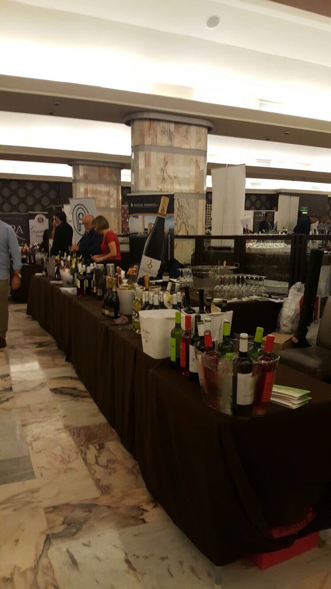 PickingMalaga's tweet photo. ¡Gran día el de hoy en @solwines ! Gracias @BodegaSonsierra, @HaciendaGrimon, @cavagrimau @gobillardsp, @_cunqueiro por confiar en nosotros https://t.co/vrqxIxHn5T