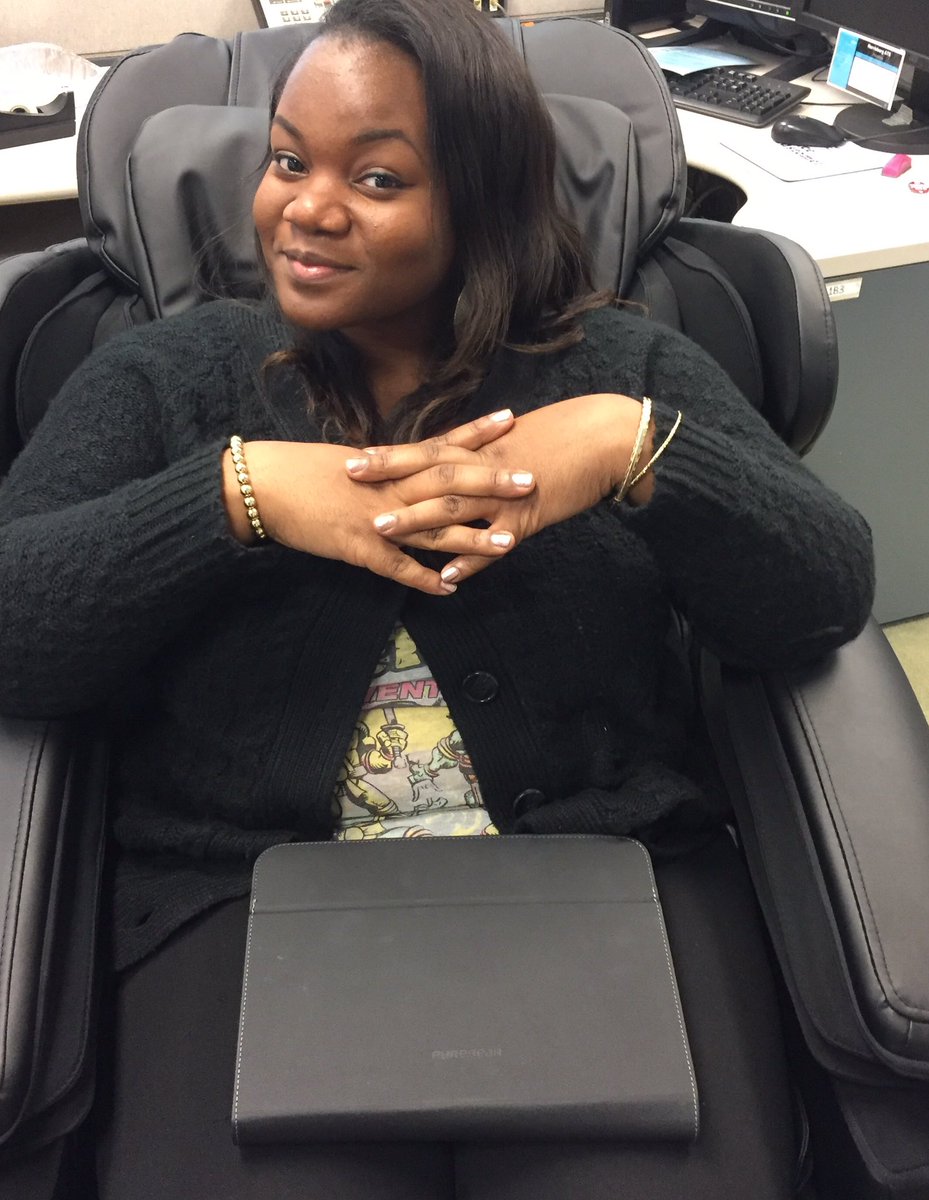 pattyannmu's tweet photo. Chillin at work. #LifeAtATT @HARRISBURG_CC @SawyersWillie @SokcheaPho https://t.co/3YOipO8umK