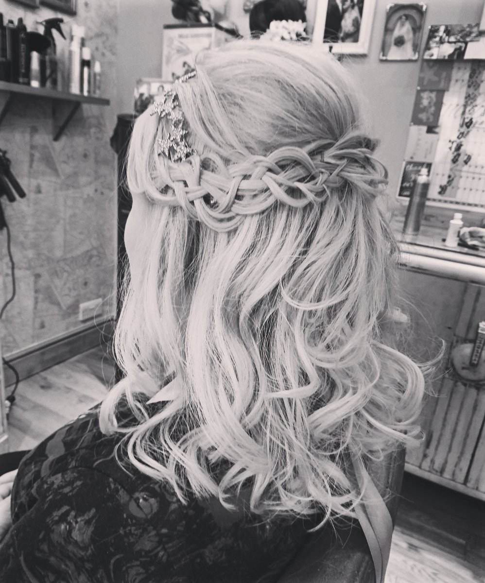 Can't wait till this space themed wedding :) <a href="/hairhour_kate/">HAIRHOUR KATE</a> <a href="/Hair_Hour/">#HAIRHOUR</a> <a href="/creativeheadmag/">Creative HEAD</a> <a href="/ProHairMag/">Professional Hairdresser Magazine</a> <a href="/hji/">Hairdressers Journal International</a> <a href="/hairmagazine/">Hair Magazine</a>