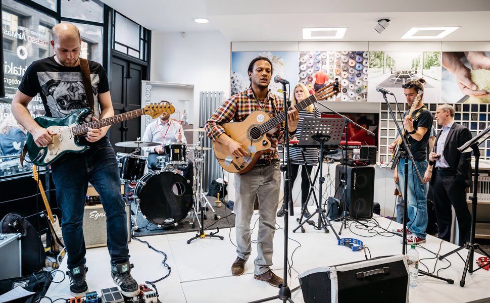 ClareDesso's tweet photo. Come join our open mic night tomorrow - #desso #clerkenwell2017 https://t.co/Hh819h5WOz