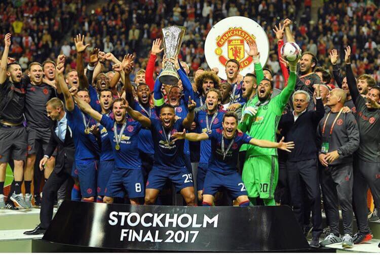Fellaini's tweet photo. This is for you Manchester ❤#MUFC #united https://t.co/FmS8NSh0sn