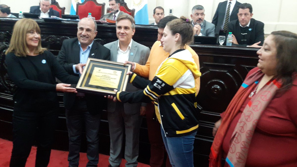 juanpizzolitto's tweet photo. El pleno de @LegislaturaCBA homenajeó a alumnos de #Ipet267 Bell Ville por #SopaProteica hecha a base de Plasma Bovino. Una gran innovación https://t.co/q3lku1zb6u