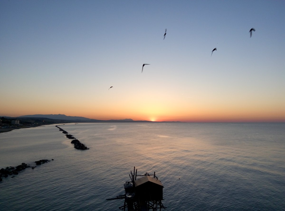 <a href="/NDLBEUROPE/">NDLB Europe Travel</a> <a href="/ComuneTermoli/">Comune di Termoli</a> @ItalianTouristB You're right 😉look this pic we took two years ago...we think we're in the top five #sunsets!😊#europe #visitmolise #termoli #travel #geohouse
