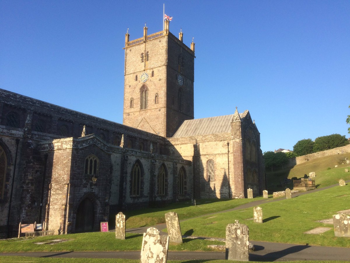 castle_holidays's tweet photo. Lovely evening in St Davids 
#pembrokeshire
#castlefarmholidays.co.uk https://t.co/gC0cShwnCU