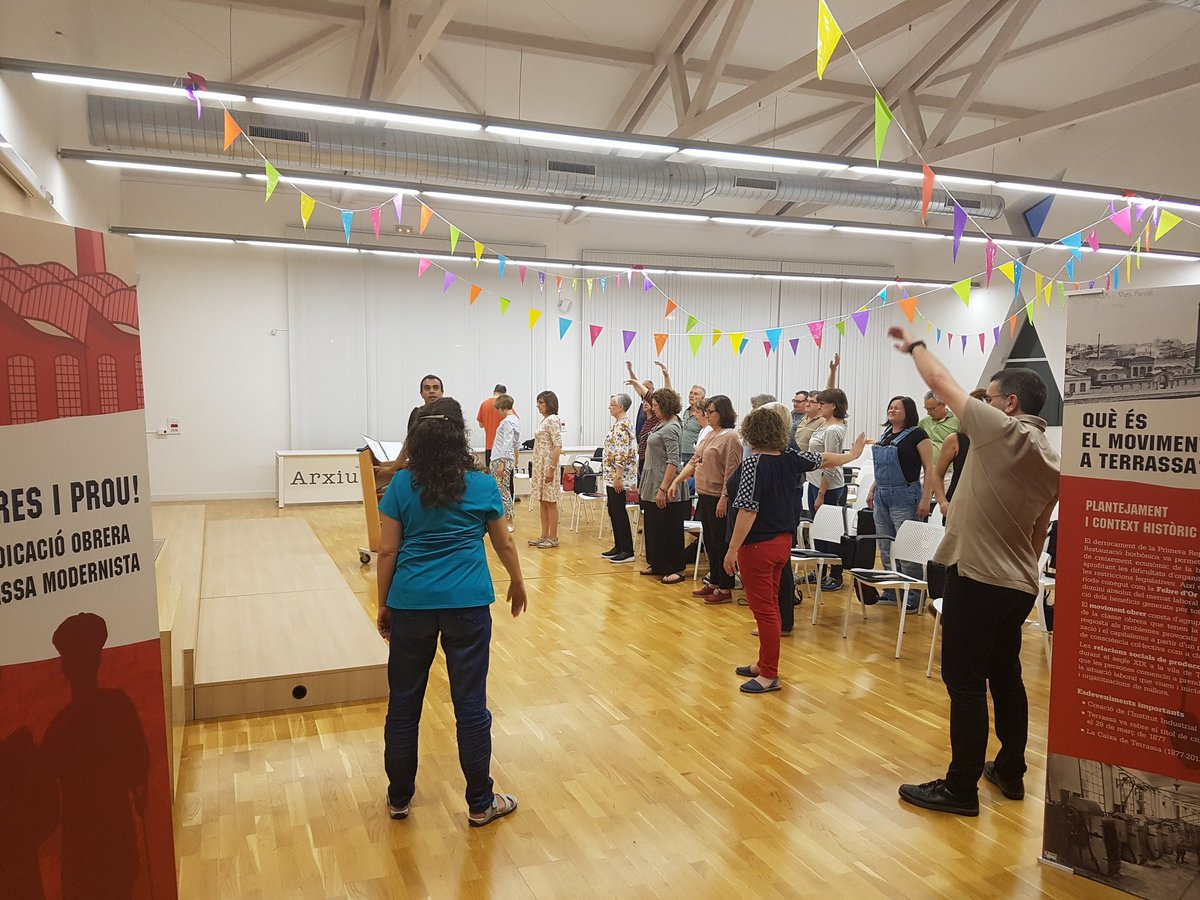 ArxiudeTerrassa's tweet photo. La Massa Coral de Terrassa ara mateix assajant a l'Arxiu pel concert del proper diumenge. https://t.co/nhqqM5km77