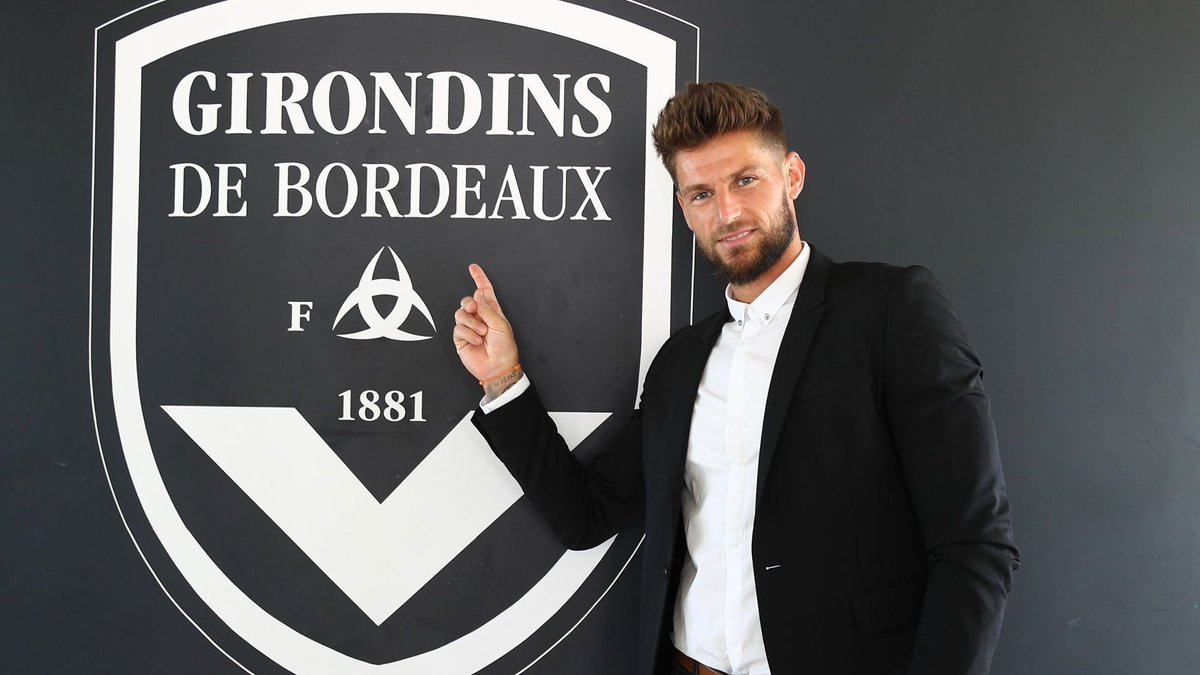 Ligue1_Turkce's tweet photo. BİLGİ | Benoit Costil Bordeaux kulübüyle 4 yıllık bir anlaşma imzaladı. #Ligue1 https://t.co/zS0JKkse8X