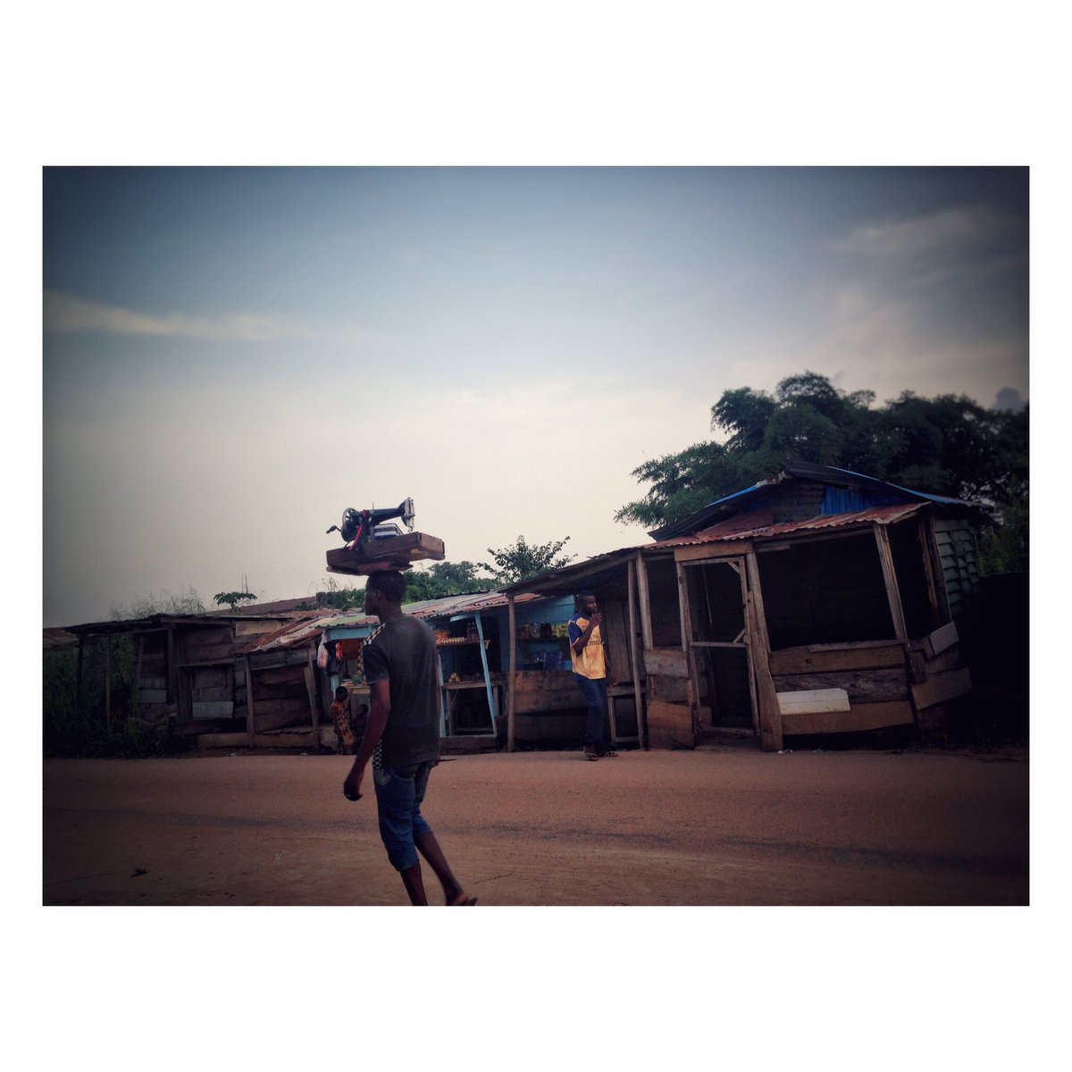 NoraAwolowo's tweet photo. @jephaletan @TheLotaChukwu @iamMrBoro @Mz__Mo @Mide_Mike @theweddingtv @Decmaine #DAY32 #50days #smartphonegraphychallenge https://t.co/Ek7o4inWGT