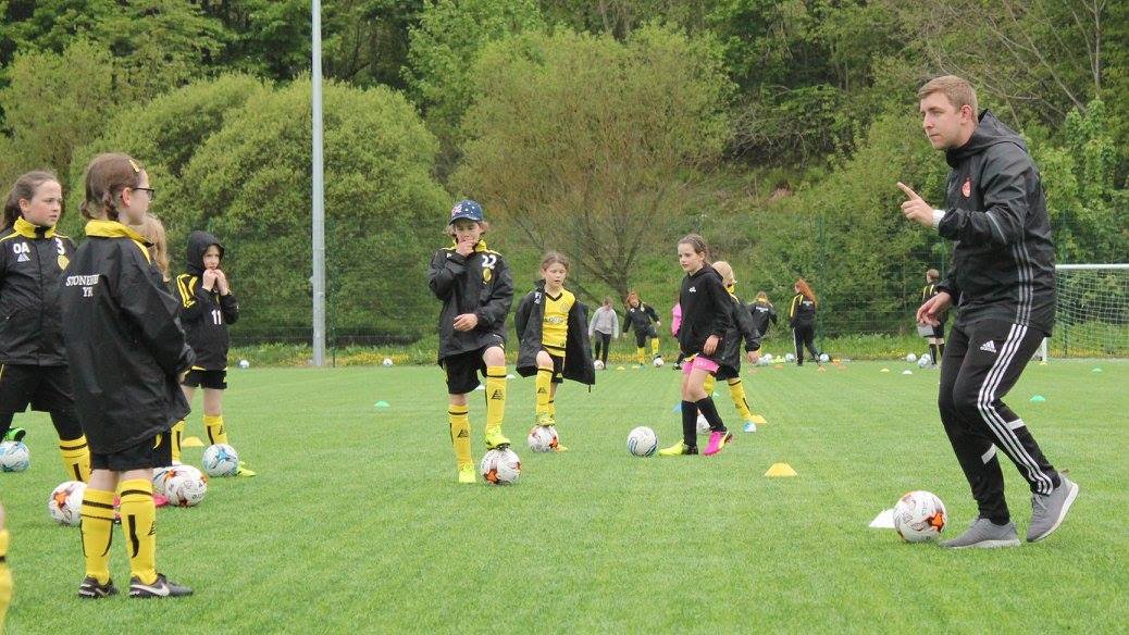 Outstanding photo from <a href="/liamduncan10/">Yes</a> 's session last night. We are blessed! #CommunityClubProject <a href="/AFCCT/">Aberdeen FC Community Trust</a> @sfa_north <a href="/jomurphy92/">Jo Belot</a>