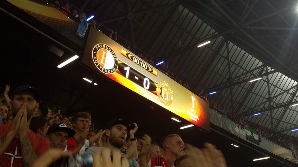 Laurens_010's tweet photo. Winnen van United is ook niet voor iedereen weggelegd, natuurlijk. #ajamun https://t.co/8sGBTFpT7z