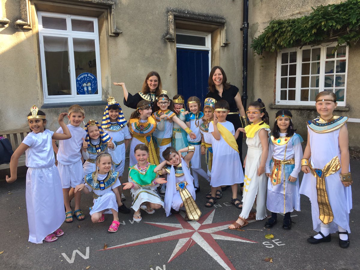 StGabsJuniors's tweet photo. Walk like an Egyptian! Y2 had great fun travelling back in time today #ccweek2017 #historyoffthepage https://t.co/jBq7zNJajx