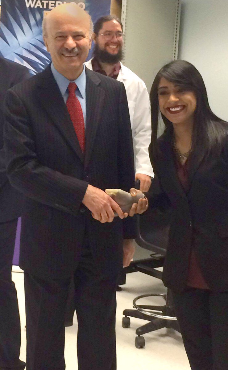 BardishKW's tweet image. Heureuse d'annoncer $8.9M d'investissement en #FabricationAdditive à @UWaterloo ➡️ soutenant 18 partenariats, 21 technologies &amp;amp; 80 emplois!
