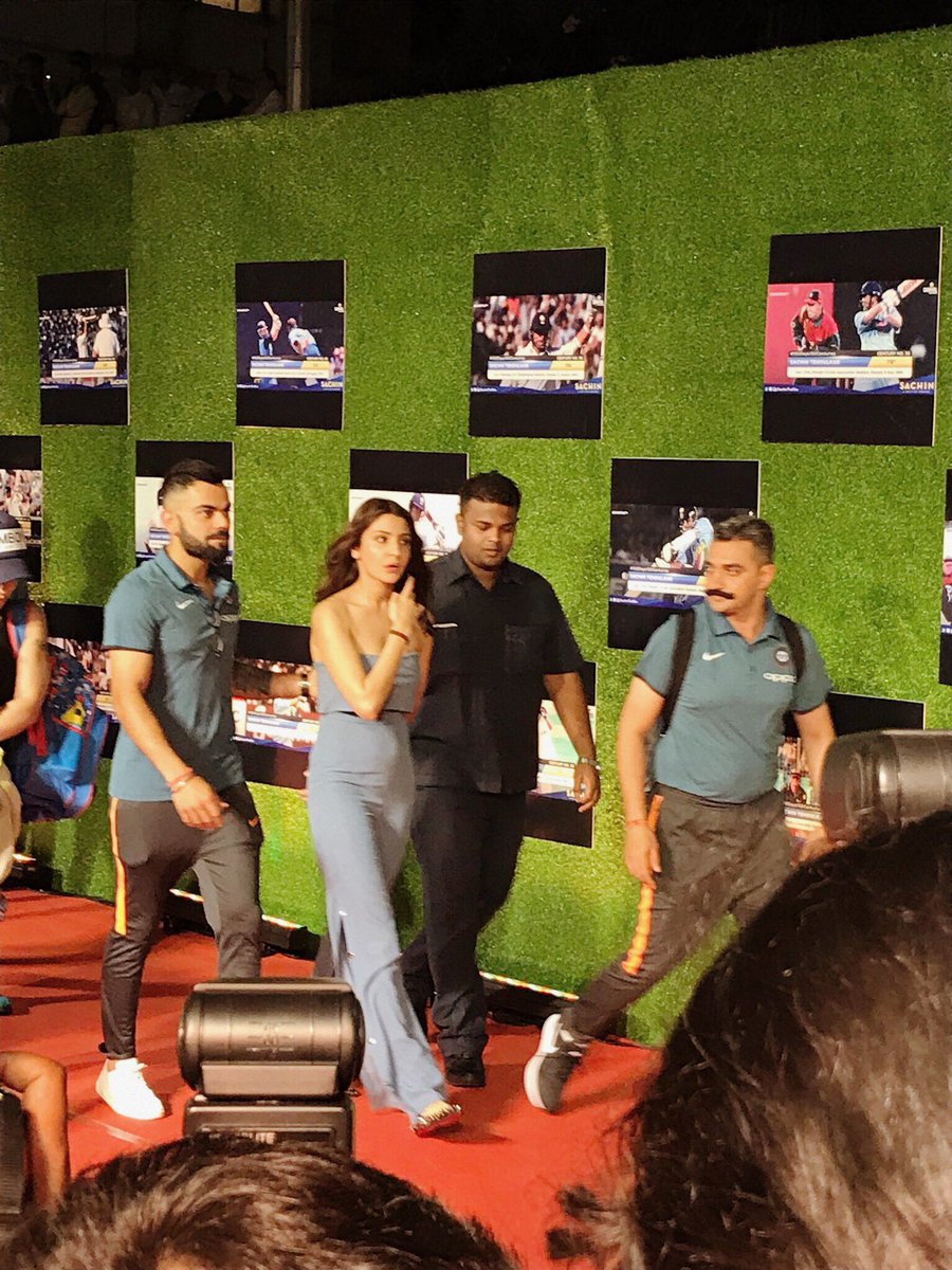 NurseryCenter's tweet photo. More pics (without watermarks) of @AnushkaSharma with @msdhoni &amp; @imVkohli at #SachinPremiere 💙 #Virushka #SachinABillionDreams https://t.co/iboaSpfYat