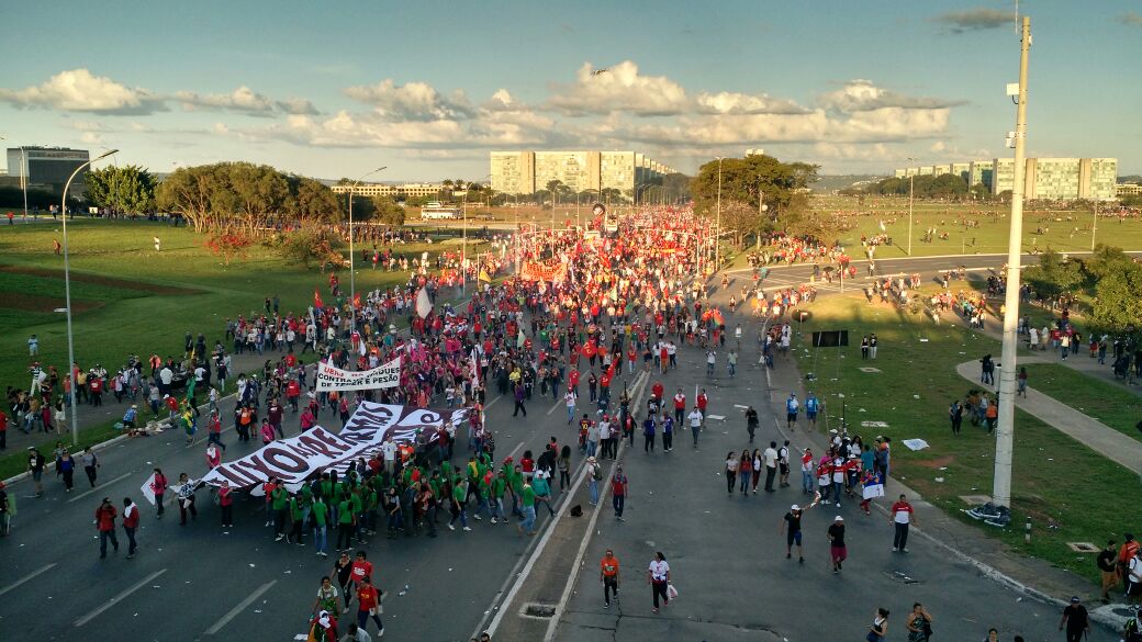 Ver imagem no Twitter Ver imagem no Twitter