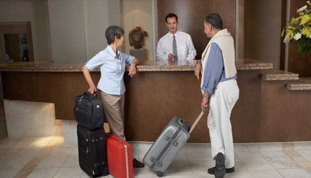 ClintonExpress's tweet image. Would you like to work a front desk at a hotel in @ClintonExpress?  Are you dependable and good with people, call us at 865-498-0098.