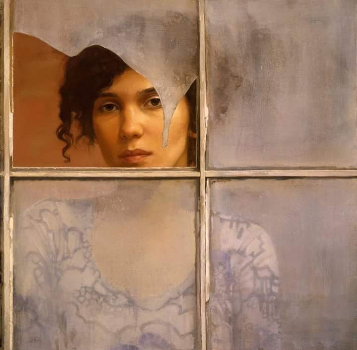 كأن في عينيه حكاية حزن
كأنها تقف على حافة الانهيار
وتقاوم كل أوتيت من ضعف 
@7zwXxOURXCVJDlz