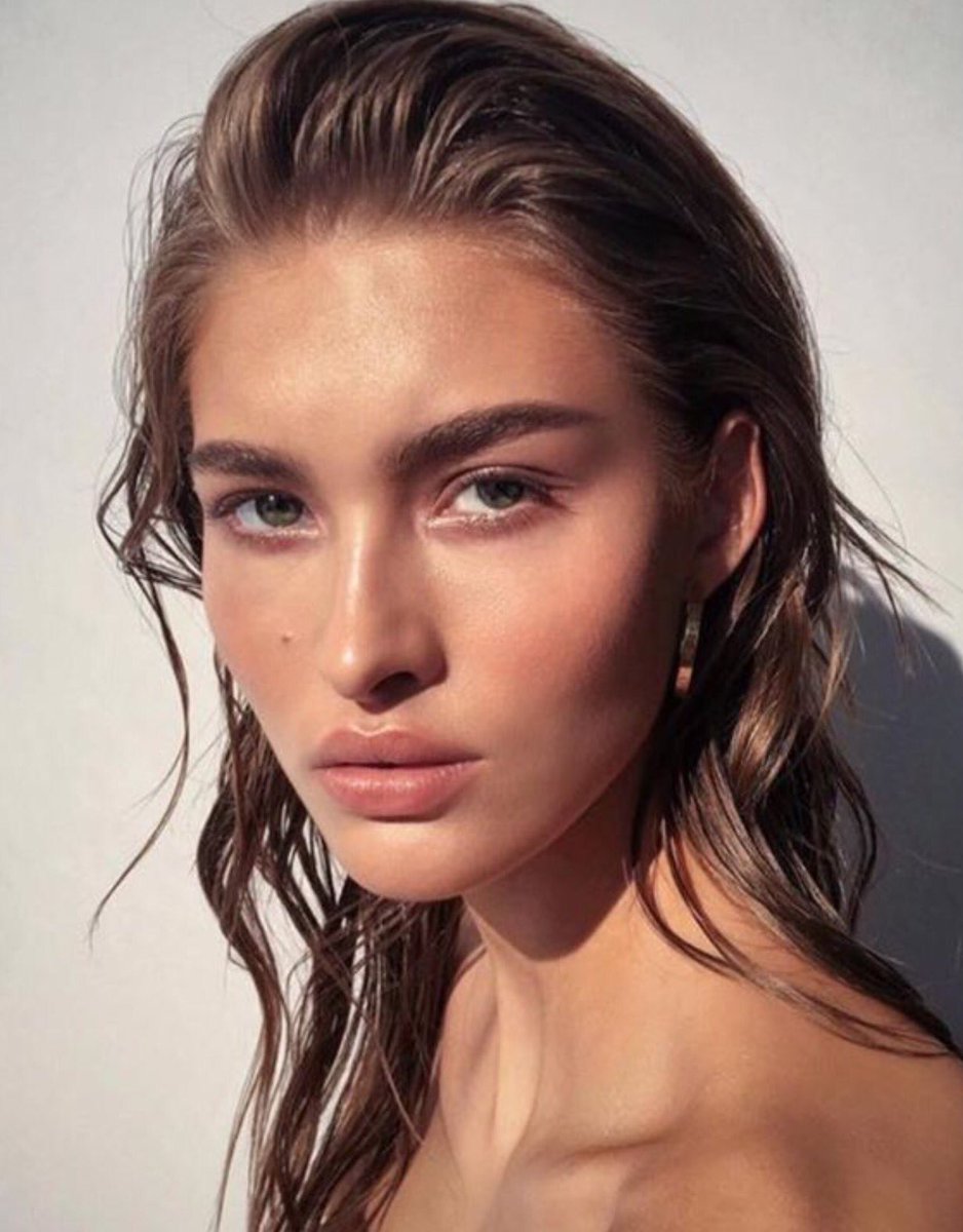BareFacebyChloe's tweet photo. Lips ✅ Brows ✅ Cheeks ✅
#Lipfillers #Microblading #CheekFillers #Juvederm #WeOnlyUseTheBest @DrChloeBareFace #tce #comingsoon https://t.co/KOkMz08Mw5