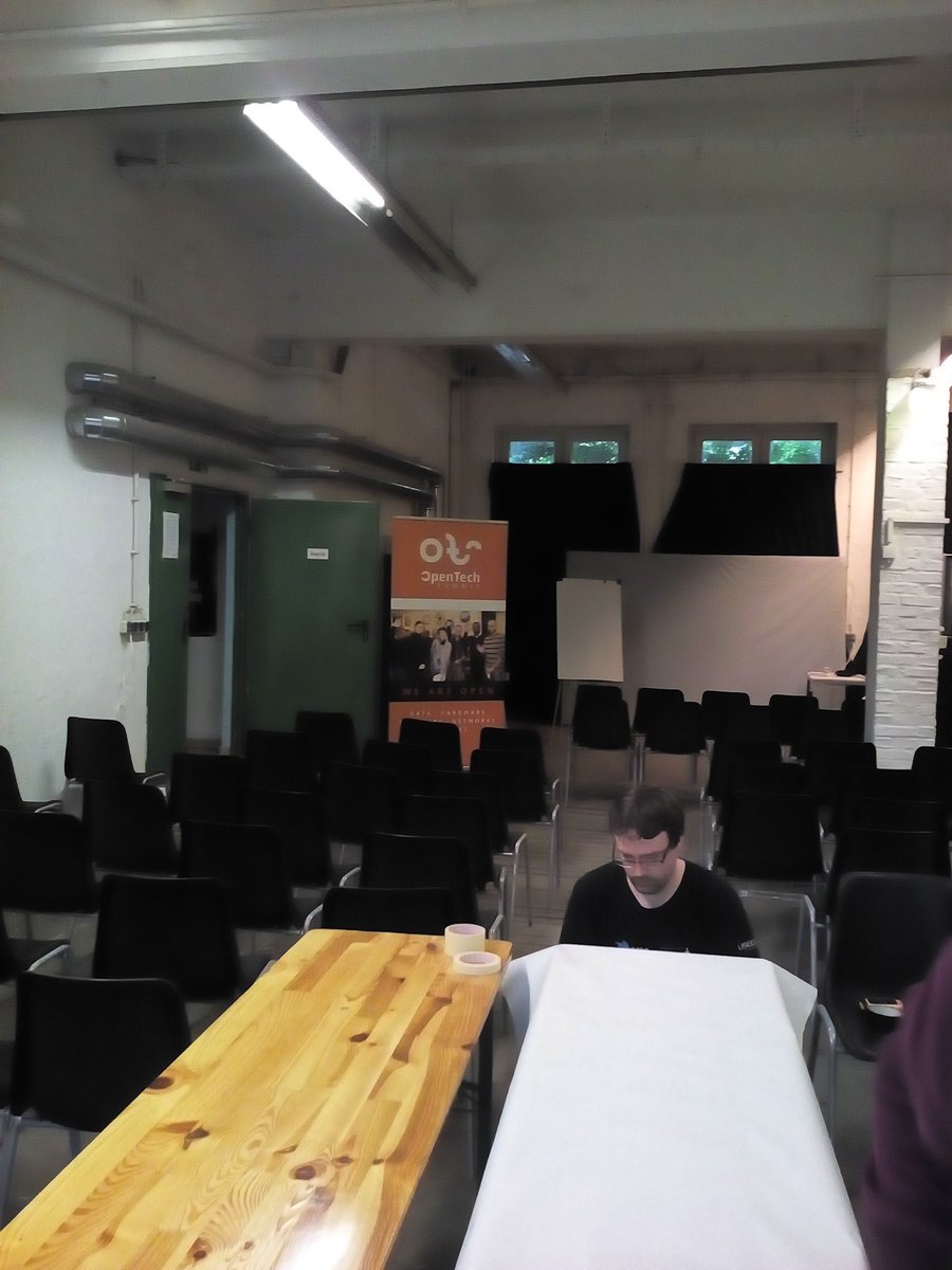 So, wir sind fertig mit aufbauen, könnt kommen! 10 Uhr gehts los mit dem ersten Vorträgen <a href="/opntec/">Open Technologies</a> im <a href="/freilandpotsdam/">freiLand Potsdam</a> #OTSummit17 #ots17