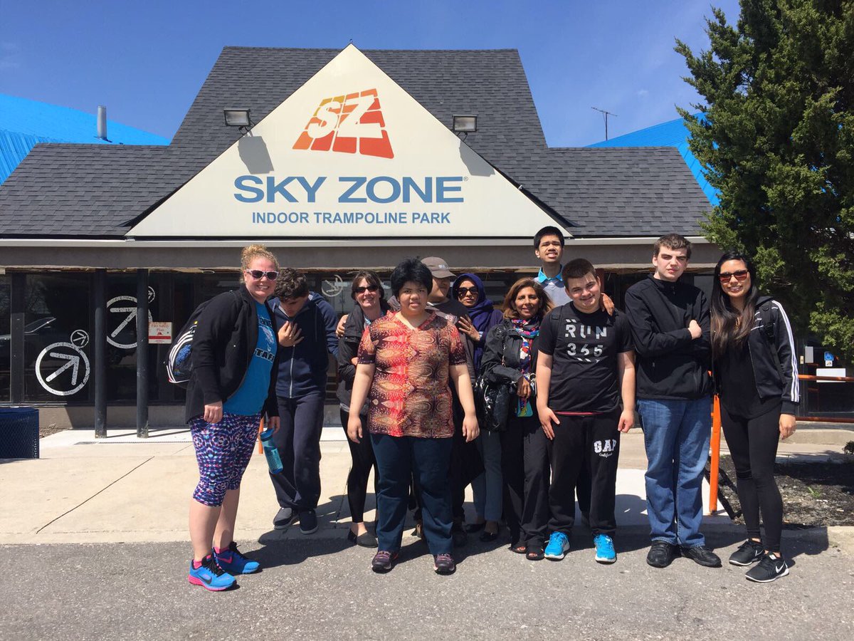 Kelly Bee tweet media