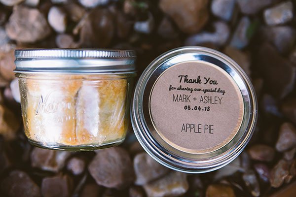 TinyPies's tweet image. Complimentary Mason Jar Pies for the bride and groom.  Book your event today!  #WeddingWednesday