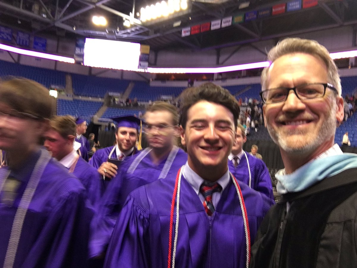 Congrats to the Eureka High School Class of 2017!!! #MakeGoodChoices #ConquerTheWorld <a href="/eurekaprincipal/">eurekahighprincipal</a> <a href="/EHS_hub/">EHS-hub Publications</a>