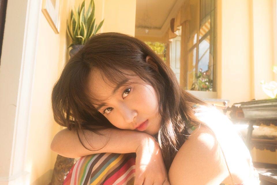 [PIC][24-04-2017]Yuri xuất hiện trên ấn phẩm tháng 6 của tạp chí "SINGLES" DAo6V5_XcAEOK1X