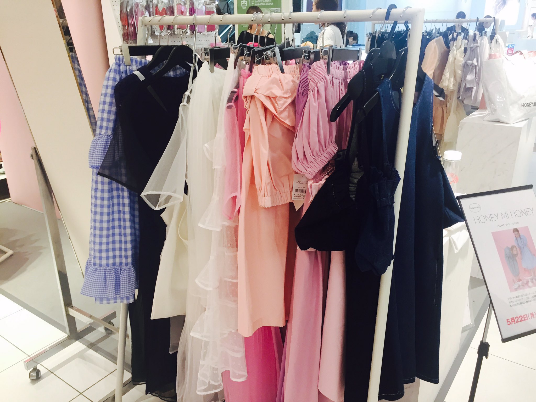 名古屋parco 名古屋パルコ 西館1f Honey Mi Honey Popup Shop お洋服 どんどん入荷してきています 今日はtokyo店店長のmarieさんが来てくれてますー ぜひ遊びに来てください
