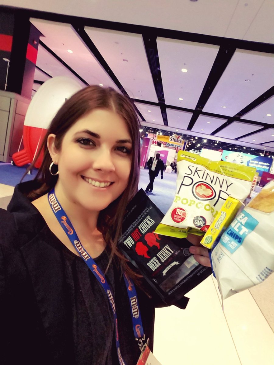 PantryHound's tweet photo. Enjoying the heck out of the Snacks and Sweets Expo 2017 in Chicago! Thanks for a great event! #SSEBuzz  #sse17 https://t.co/b2njLPcmGh