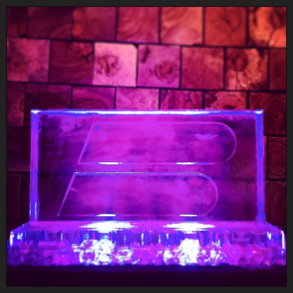 fullspectrumice's tweet photo. Company #logo #icesculpture for a private #event @uchikoaustin tonight. #fullspectrumice #branding #thinkoutsideth… https://t.co/q0RrMXWYtA https://t.co/uOEMHaMcvD