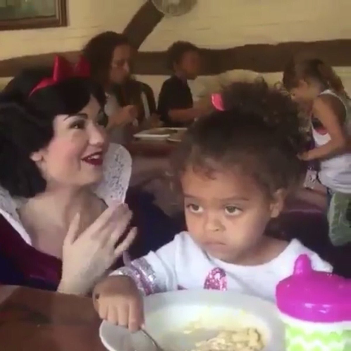 monkween's tweet image. waiting for Chip album like this homegirl waiting to eat her Mac n cheese @OfficialChip #chip#chipmunk#officialchip