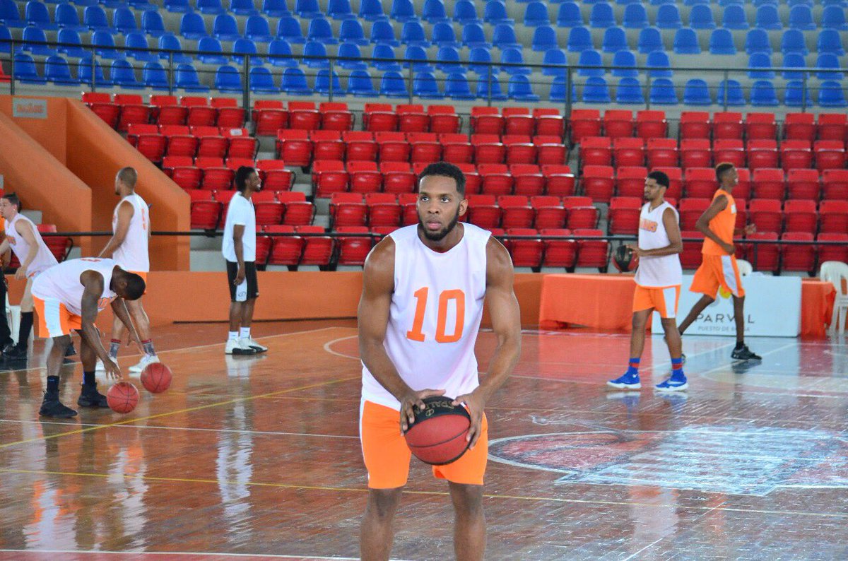 Gigantes_Basket's tweet photo. ¡Concentración total! 🙌🏽

 #LaTribu 🏹🏀 #UnidosSomosFuertes 💪🏾 https://t.co/57e9NfPG5m