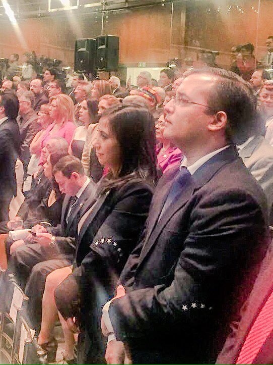 A los 36 años de muerte de Jaime Roldos, paladín de los DDHH, hoy fuimos a la Asamblea con un listón en homenaje a las víctimas de Venezuela