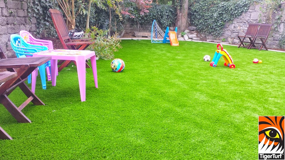 Syndreamlawns's tweet photo. Enjoy the backyard with family &amp; friends again. With a #syntheticlawn, yardwork is history! https://t.co/8LaHH5CEQS