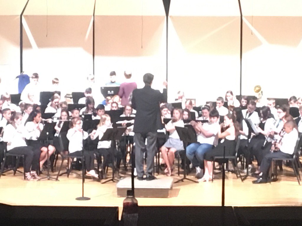 Way to go Lessenger 5th grade band! SO proud of our roadrunners! <a href="/roadrunnersrule/">Lessenger Elementary</a> #wearelamphere